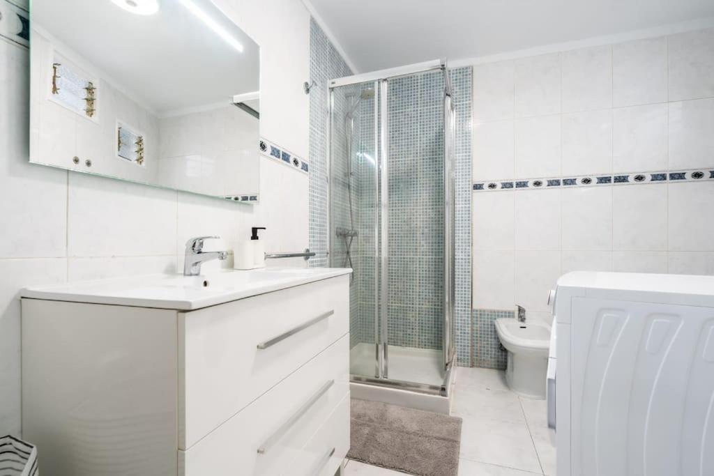 Apartamento En Primera Linea En Los Cristianos Appartement Los Cristianos  Buitenkant foto